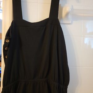 XL black tank top.